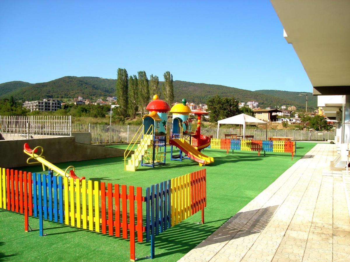 Seaview Apartment Butterfly Слънчев бряг Екстериор снимка
